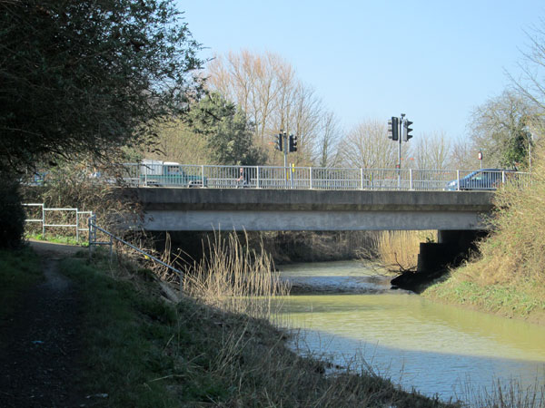 A383 bridge over Whitelake Channel